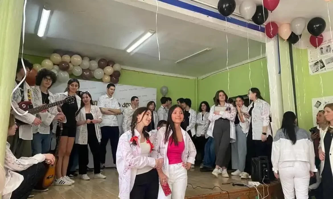 ჩვენი სკოლის წარმატებული კურსდამთავრებულები